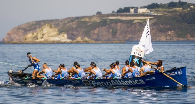 Los azules de Astillero firmaron en Ares su mejor puesto en lo que va de Liga ACT y redondearon un buen fin de semana en Galicia.