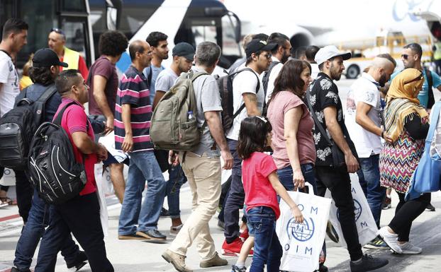 Llegada a España de un total de 164 refugiados procedentes de Grecia.