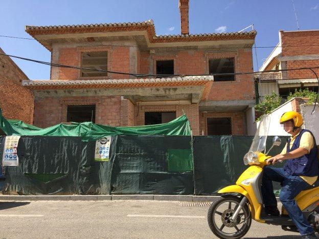 La vivienda en obras donde fue hallada la menor./Ramón L. Pérez