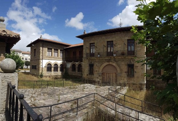 La Consejería de Educación transfirió al Ayuntamiento de Reinosa el colegio Concha Espina que está aún vacío.