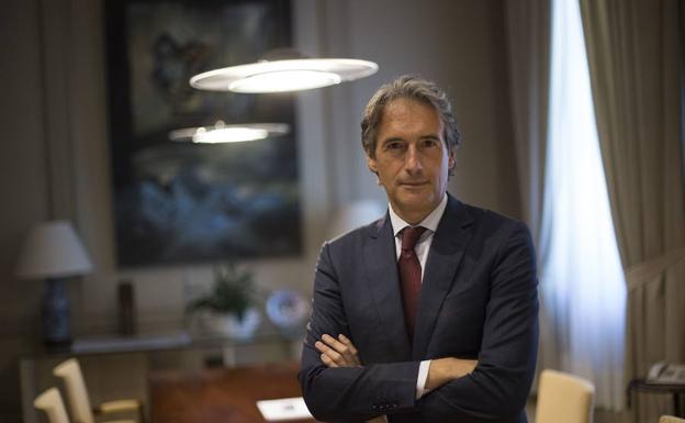 El ministro de Fomento, Iñigo de la Serna, en la última semana de la UIMP