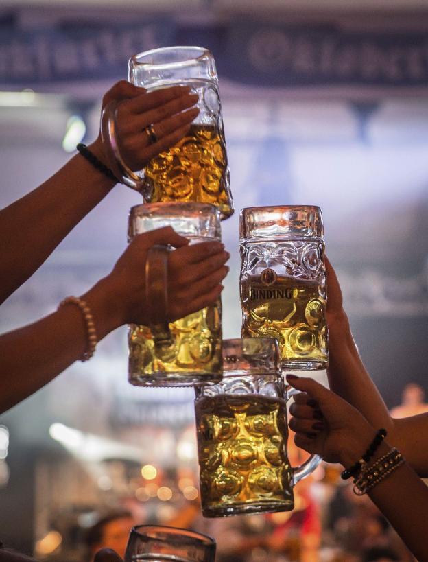 No faltarán las mejores cervezas del mundo en la feria. :: efe/