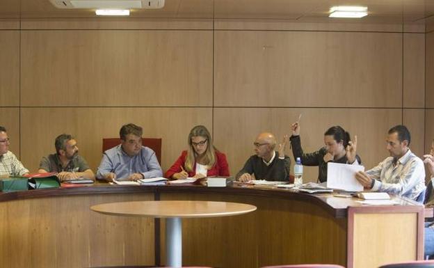 El Pleno rechaza una modificación de crédito para pagar la ayuda al Noja