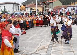 Unquera reune a cientos de visitantes en la Fiesta de la Gaita