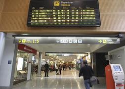 IInterior de aeropuerto de Parayas. / Andrés Fernández/
