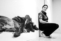 Un montón de ropa, parte de la colección fotográfica de 'ahora o nunca' de Berta Jayo. / ROBERTO RUIZ/