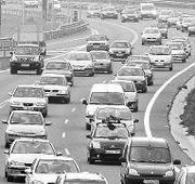 El tráfico es la causa principal de la contaminación del aire. / EFE/