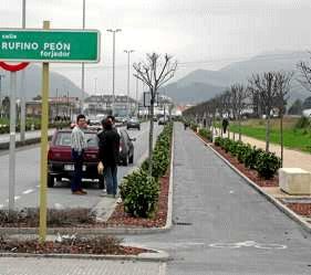 Torrelavega ya cuenta con una importante carril-bici. / L. PALOMEQUE/