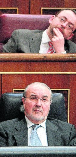 El ministro de Economía, Pedro Solbes, ayer en el Congreso. / EFE/