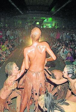 Espectáculo de la pasada edición de 'La noche es joven'. / DM/