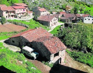 Vista del pueblo de Tresviso, enclavado dentro de los límites del Parque Nacional. / DM/