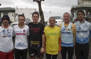 Grupo de participantes cántabros en el Maratón del Sáhara. ::
E. S./