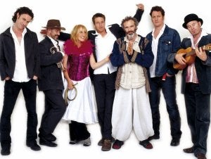 El grupo irlandés Kila es la estrella del cartel 2010, en esta primera cita folk del año. :: DM/