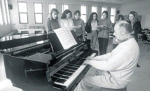 Miguel Ángel Samperio, durante una de sus clases. ::
DM/
