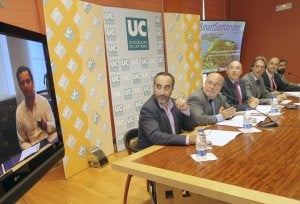 Desde Santander se conectó en videoconferncia con Bruselas para presentar el proyecto. ::
ANDRÉS FERNÁNDEZ/