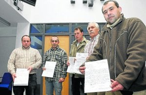 Roberto Martínez, José Ramón González, Luis Ferrer, Rafael Palacios y Jesús Ferrer, anguleros. :: L. P./