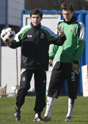 Marcelino confía en que el encuentro frente al Espanyol se disputará finalmente. ::
ROBERTO RUIZ/