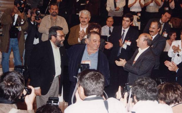 Cándido Méndez releva a Nicolás Redondo en 1994.