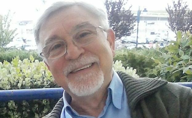 Juan José Aja presenta el segundo libro de su bibliografía./DM